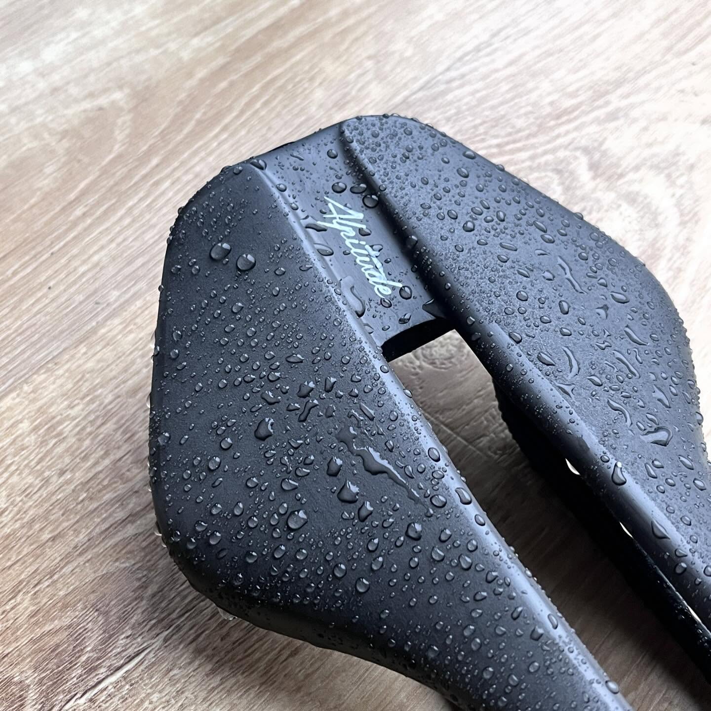 Alpitude - Navene Full Carbon MTB & Gravel Saddle
