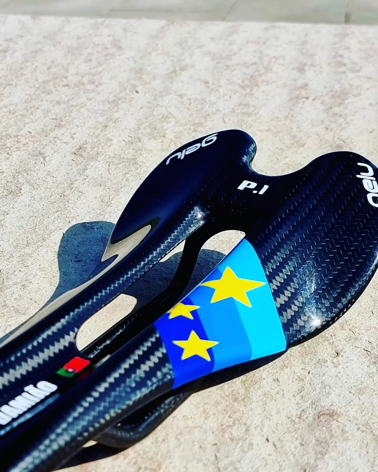 Gelu - P-Series Carbon Saddle