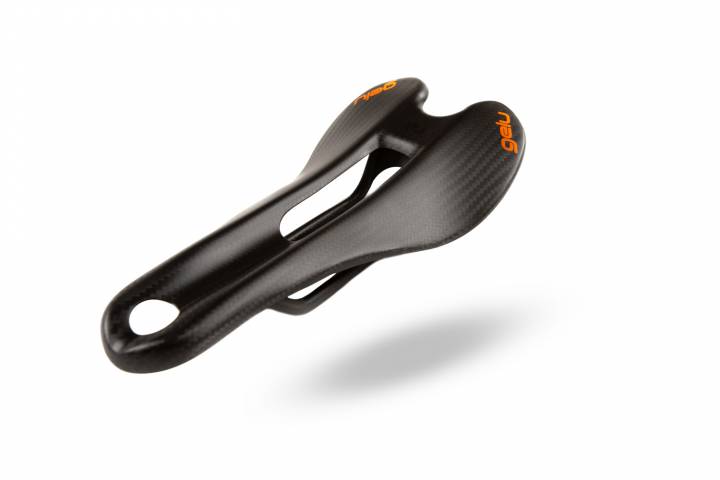 Gelu - P-Series Carbon Saddle