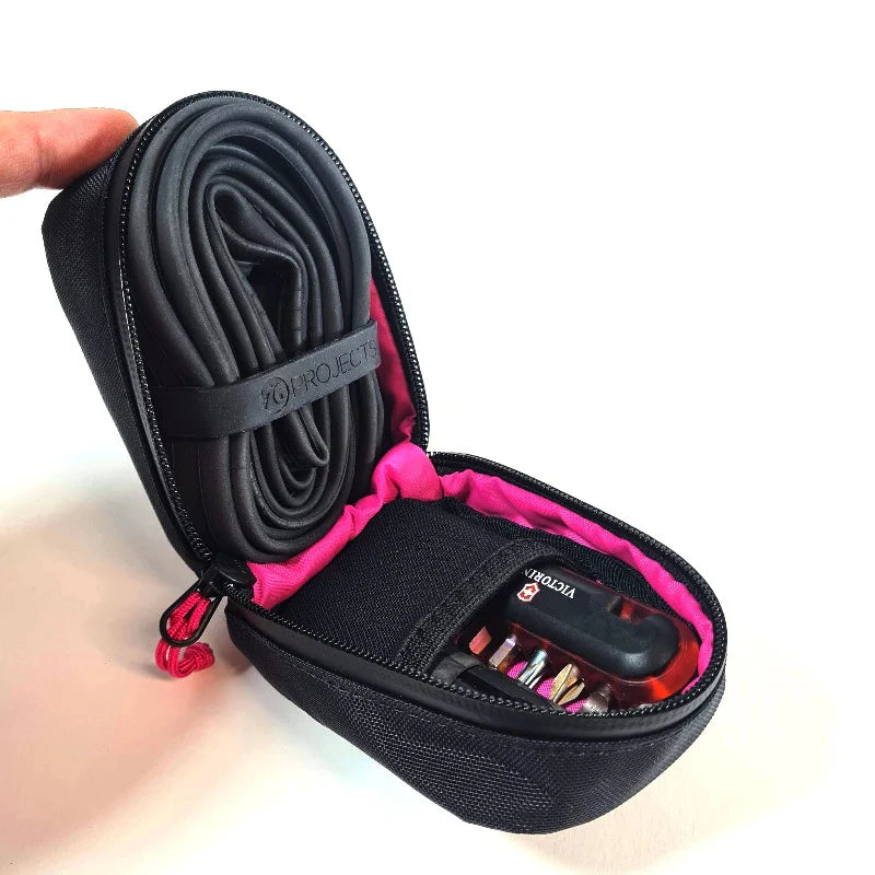 76 Projects - Piggy Saddle Case