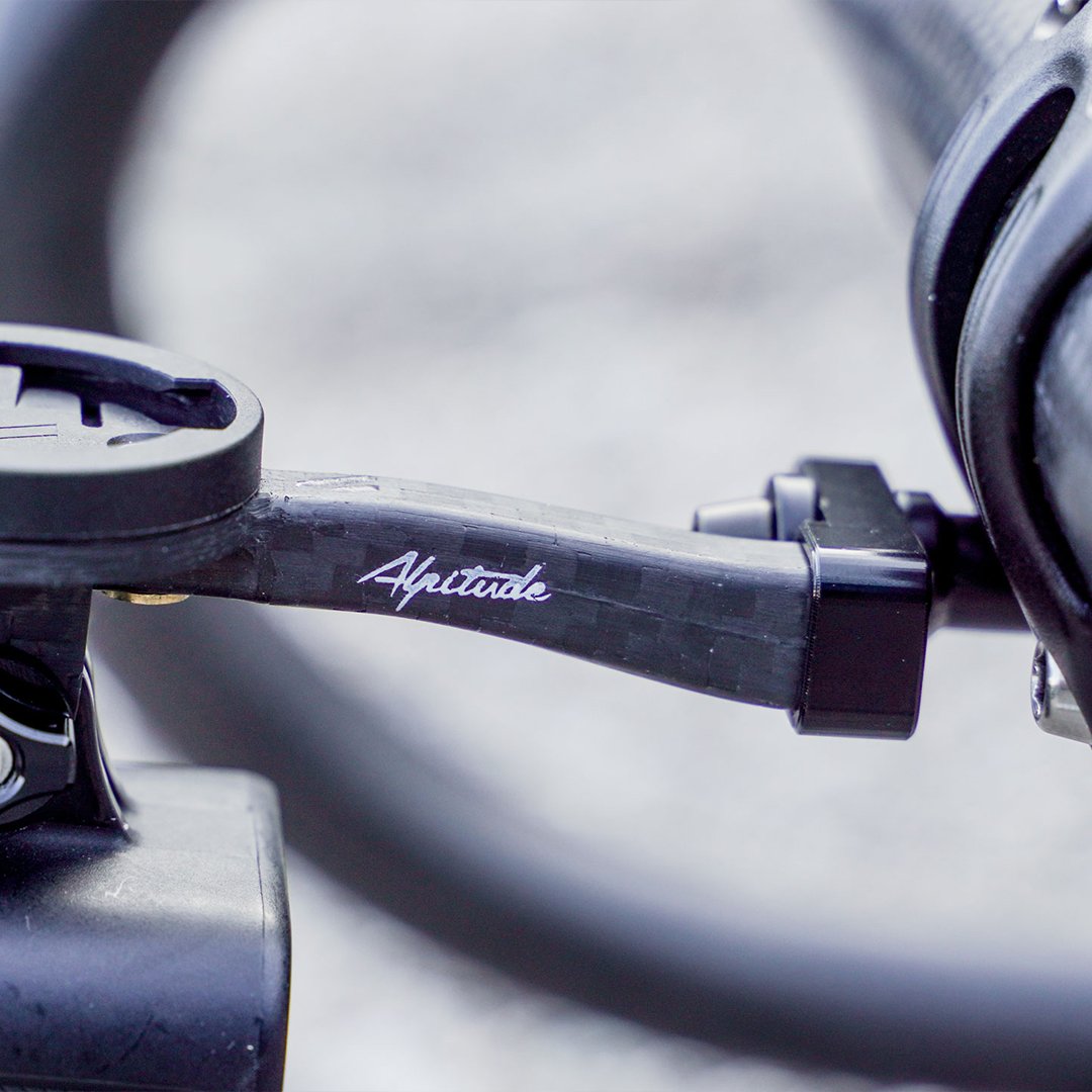 Alpitude - Stelvio V2 Carbon out-front mount